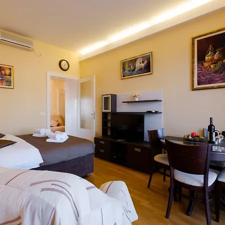 Jolie Apartment Белград Екстериор снимка