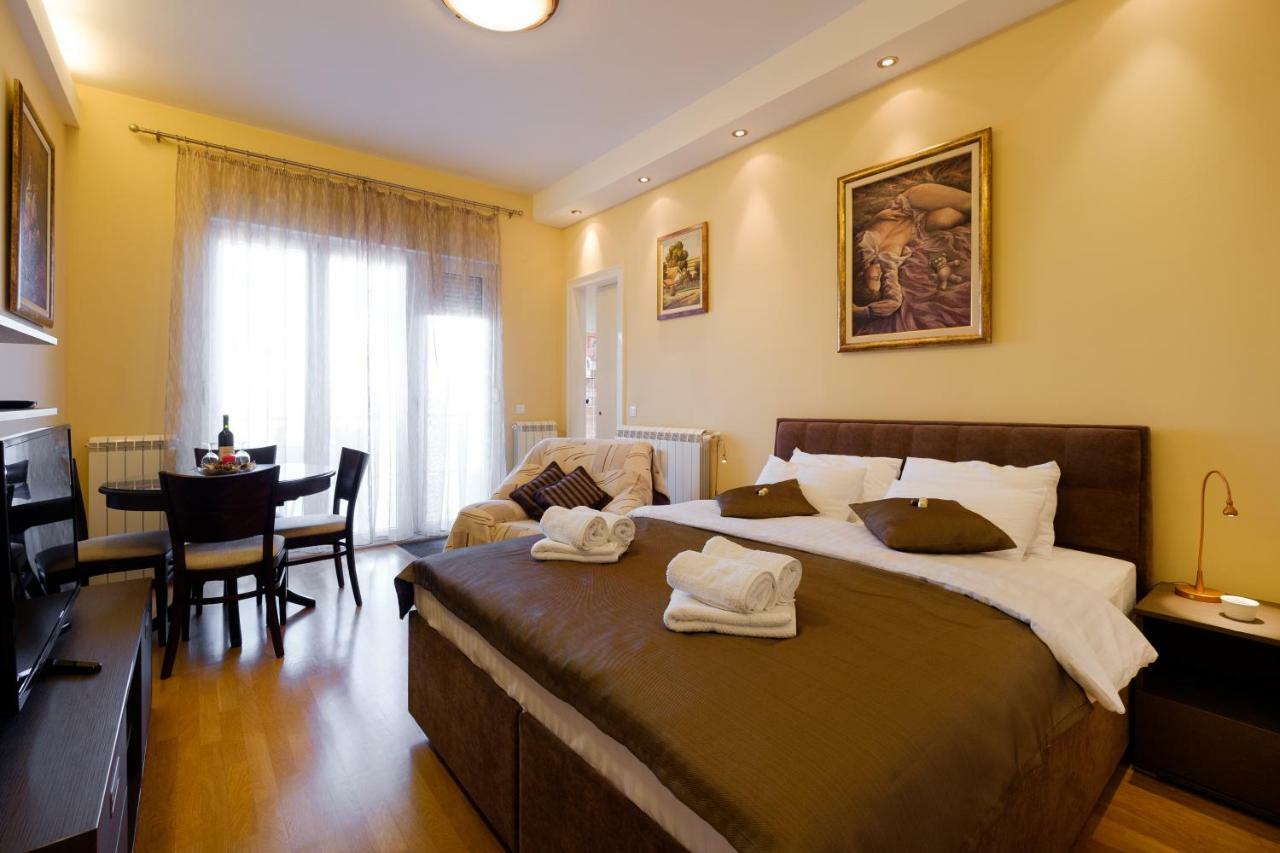 Jolie Apartman *